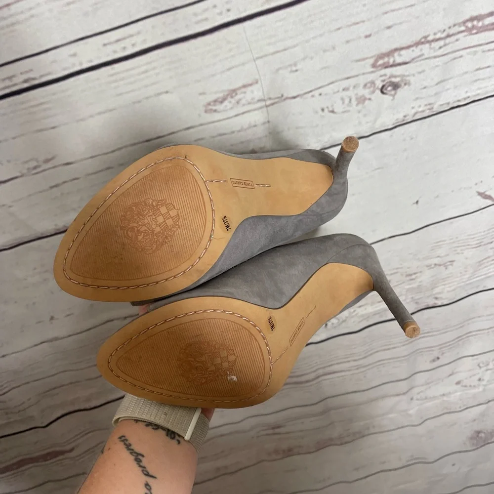 Vince Camaro Rallien Womens Peep Toe Pump Heels Sz 7! - Picture 3 of 6